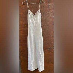 Beautiful Vintage White Slip with Lace Matching Robe size Large